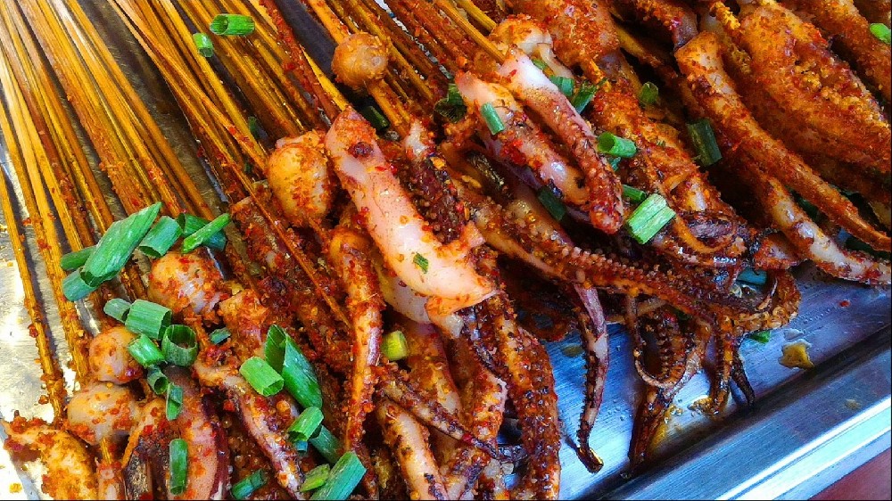 鐵板魷魚賺錢嗎？成本低回本快，小吃創(chuàng)業(yè)就選它！