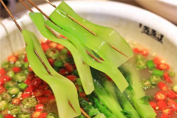 缽缽雞一元一串利潤多少？成本拆解來算賬，真相太驚人！
