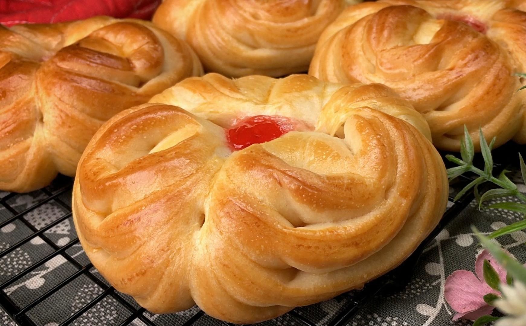 學(xué)做面包蛋糕去哪里學(xué)？技術(shù)難不難，學(xué)費(fèi)貴不貴！