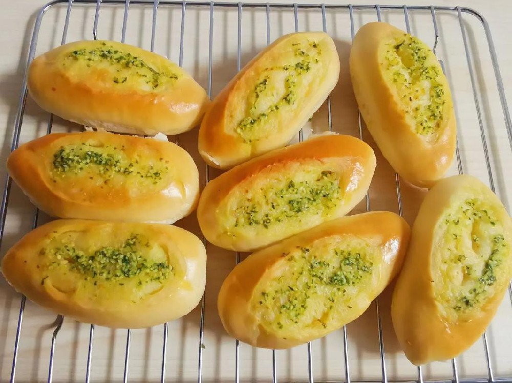 學(xué)做面包蛋糕去哪里學(xué)？技術(shù)難不難，學(xué)費(fèi)貴不貴！