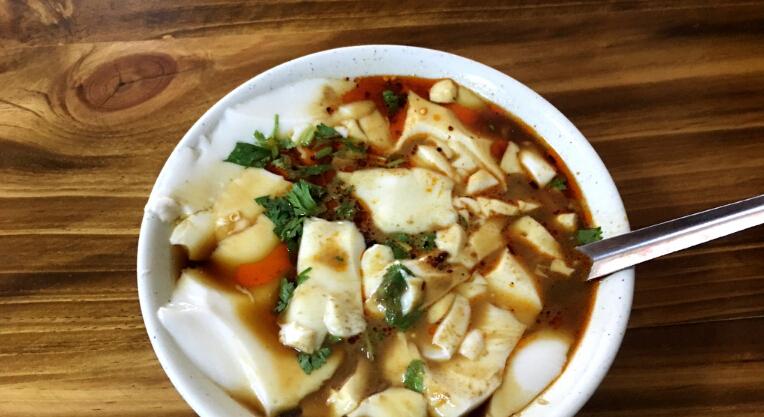 一斤豆子出幾碗豆腐腦？學(xué)技術(shù)真輕松，小本起步也能賺！
