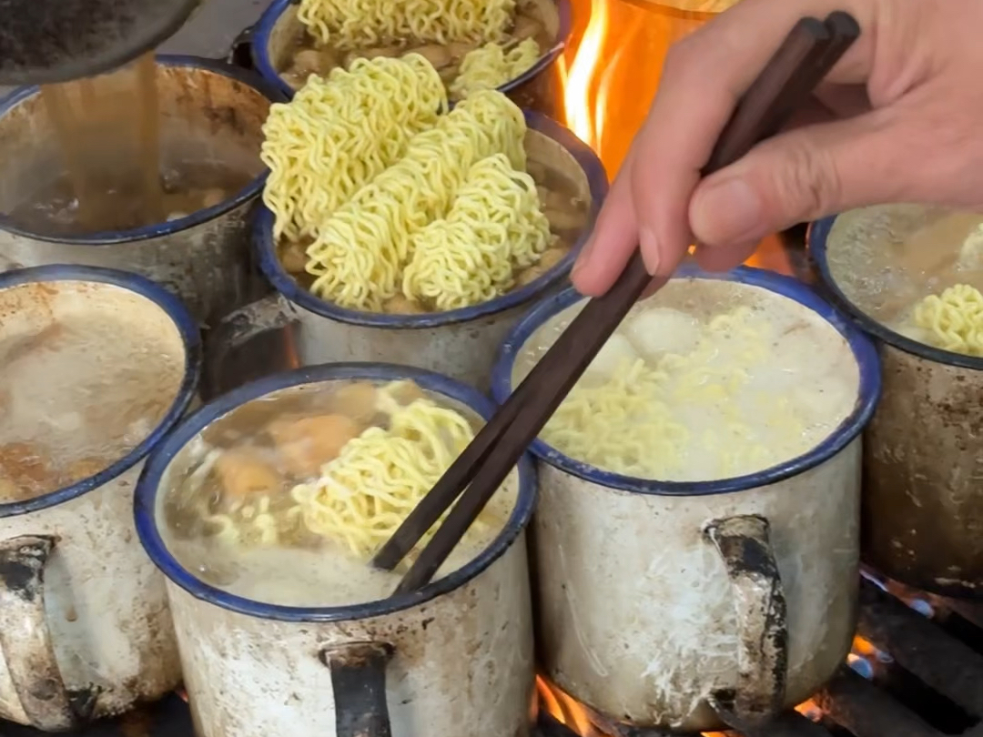 茶缸面是哪里的特色？老味道正流行，擺攤照樣火爆！