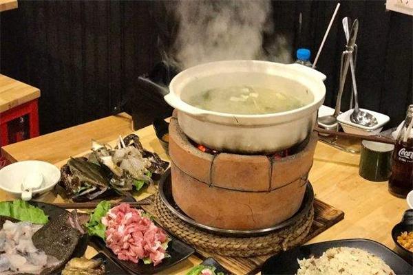 打邊爐火鍋食材有哪些？掌握搭配技巧，擺攤輕松吸粉又吸金！