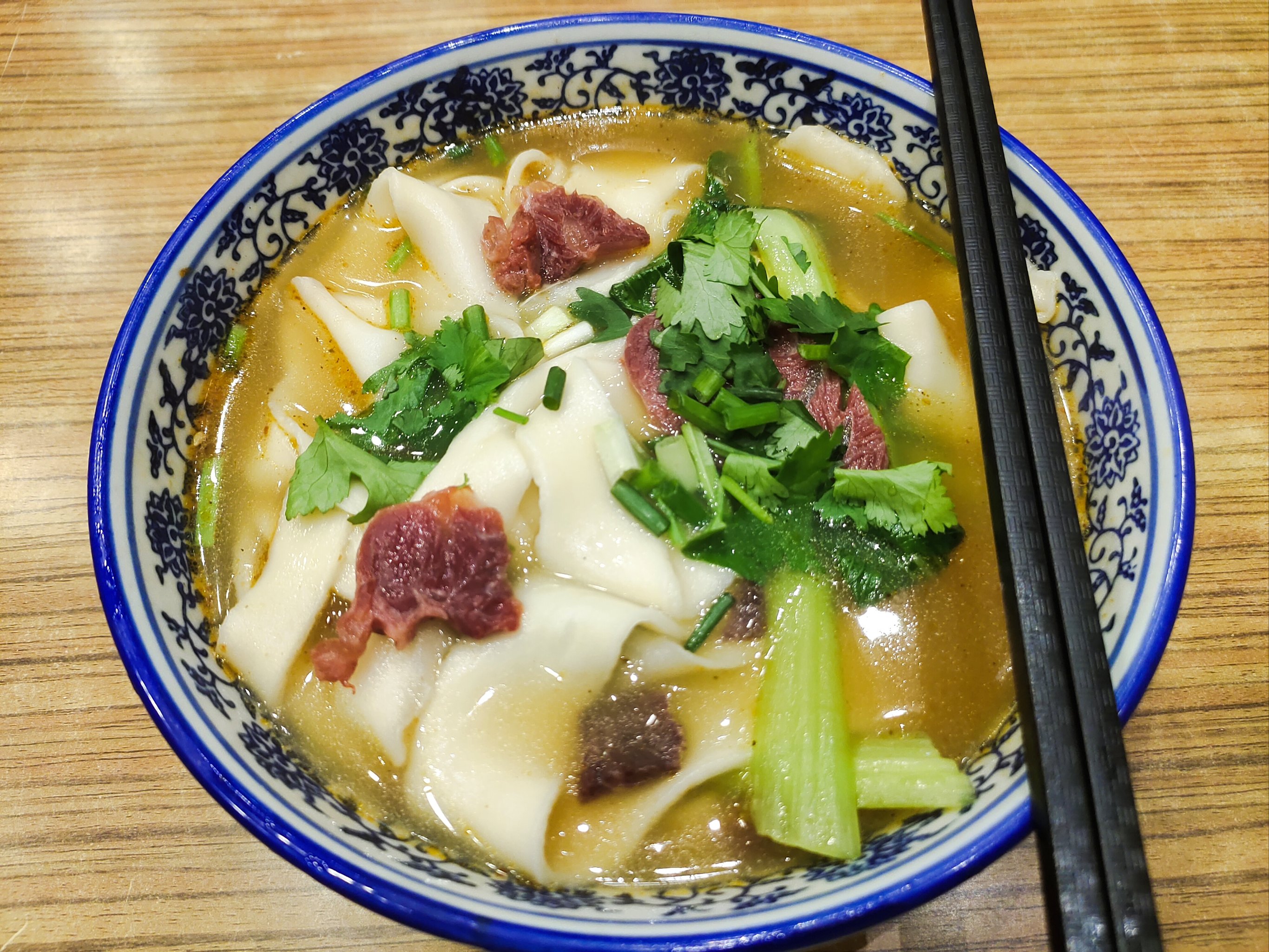 河南燴面培訓(xùn)哪里最好？學(xué)會技術(shù)月入兩萬不是夢，手工一拉就是財富密碼！