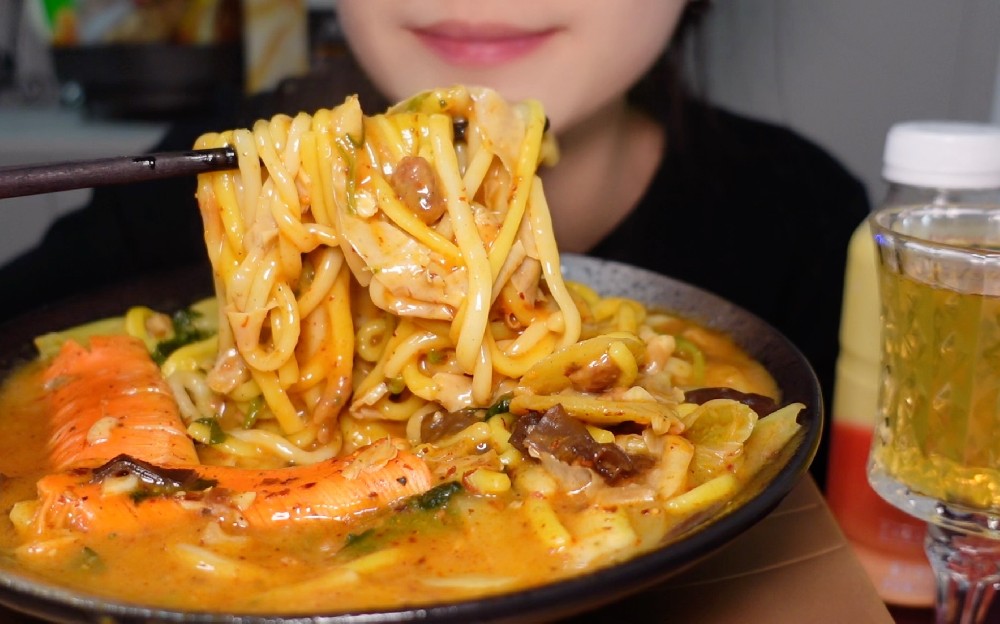 想學(xué)麻辣燙去哪里學(xué)？新手入門指南，避坑識真，助你成功開店！