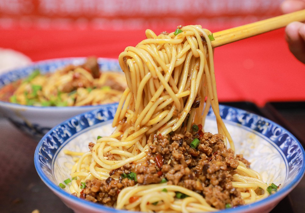 新手怎么開(kāi)好一家面館？從選址到經(jīng)營(yíng)，掌握這些技巧輕松創(chuàng)業(yè)