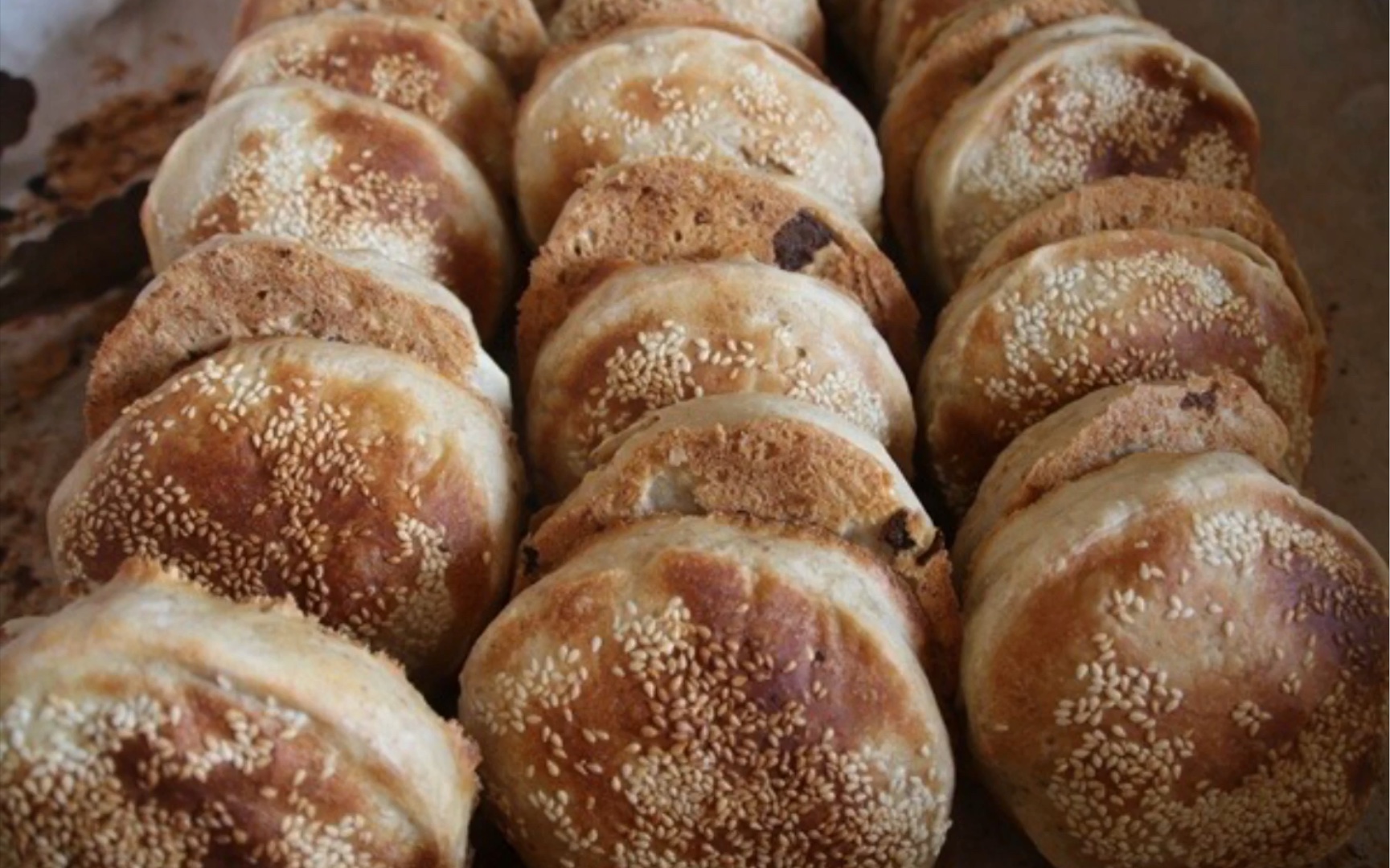 馬蹄燒餅是哪里的特產(chǎn)？口感酥脆層次豐富，竟然藏著地方美食故事！