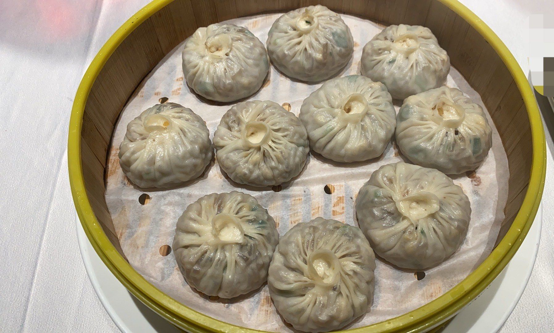 紙皮包子的制作流程有哪些？掌握技巧和細(xì)節(jié)，才能做出松軟又香的地道美味！