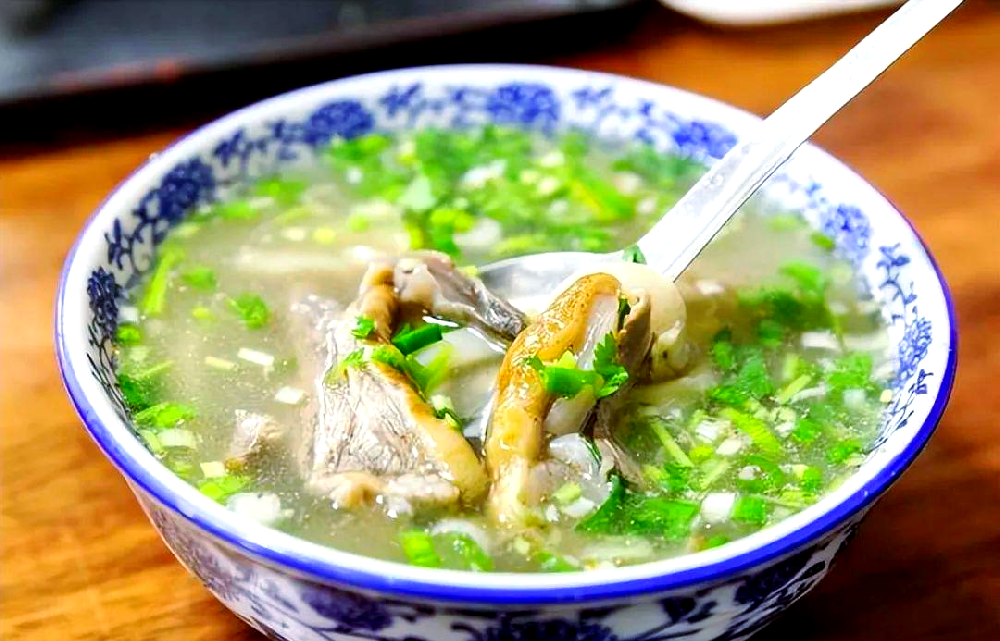 沂蒙全羊湯的做法？鮮香不膻有秘訣，學(xué)會(huì)這幾步你也能燉出老味道！