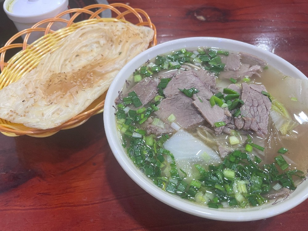 牛肉粉絲湯去哪里學(xué)？手把手教你正宗做法，學(xué)會這碗湯輕松出攤！