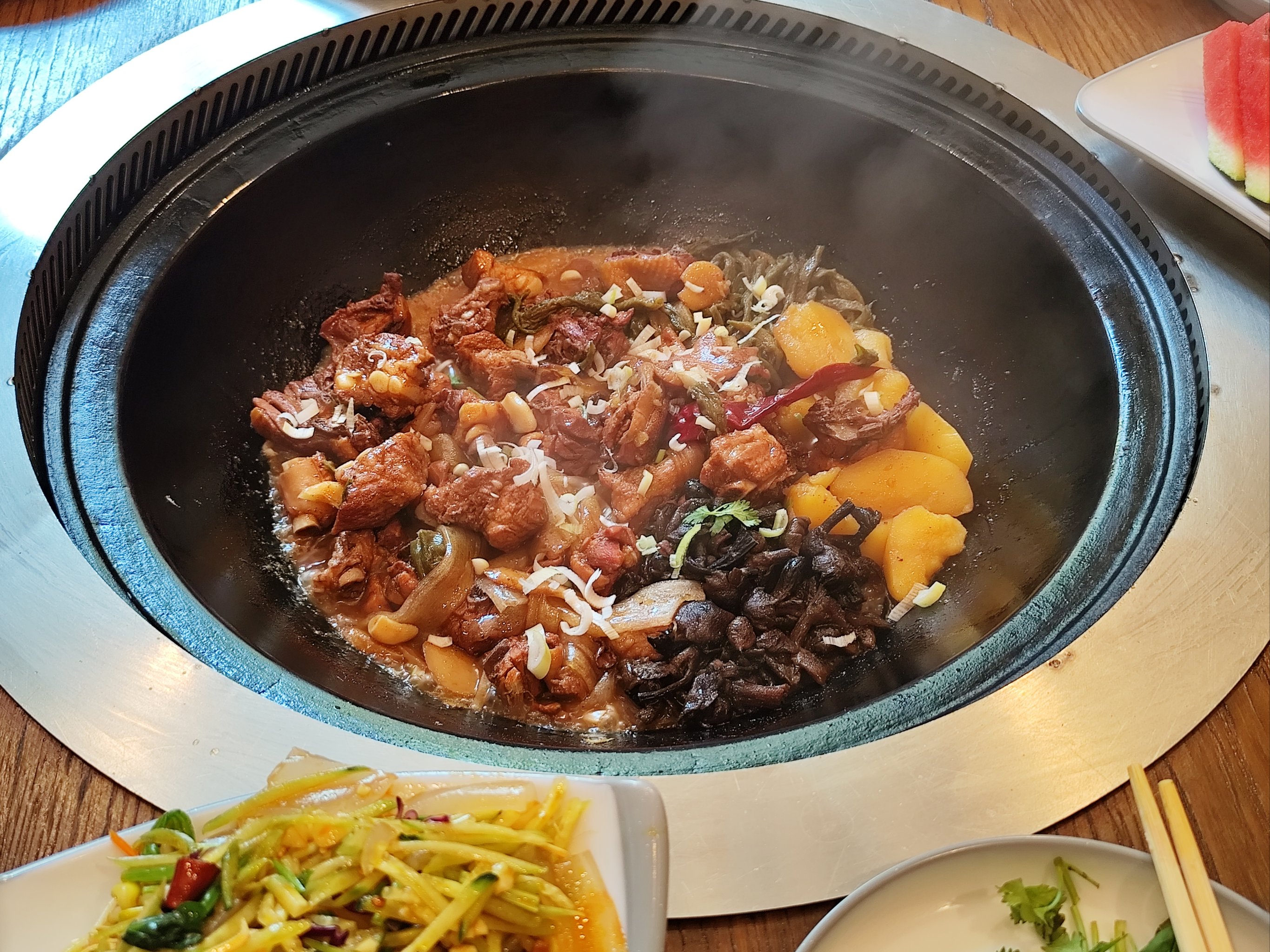 鐵鍋燉利潤高嗎？看似一鍋燉萬物，背后門道多得超出你想象！