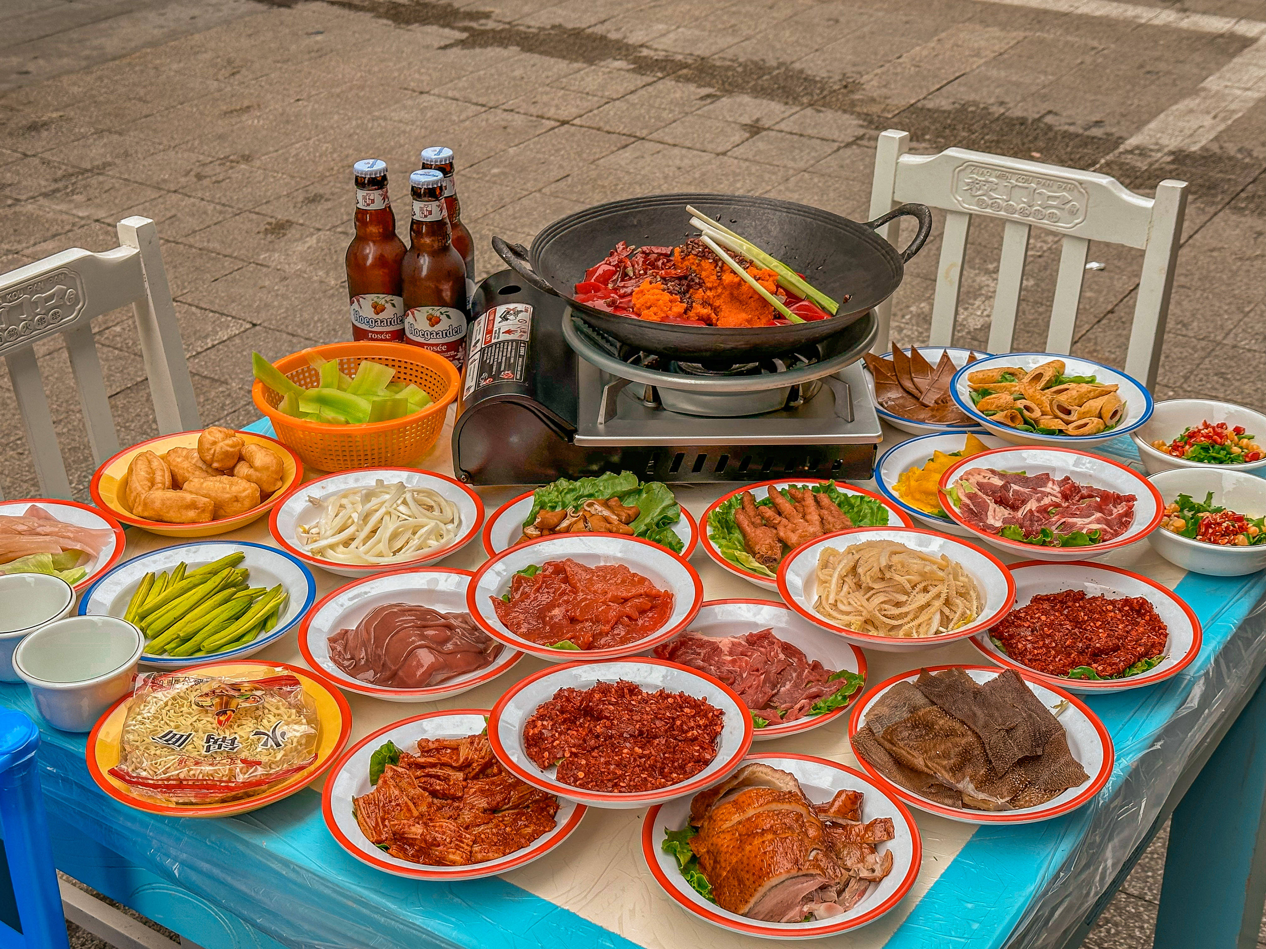 地?cái)偦疱亴W(xué)費(fèi)多少錢？想靠小火鍋擺攤賺錢，關(guān)鍵不是價(jià)格而是學(xué)到真本事！