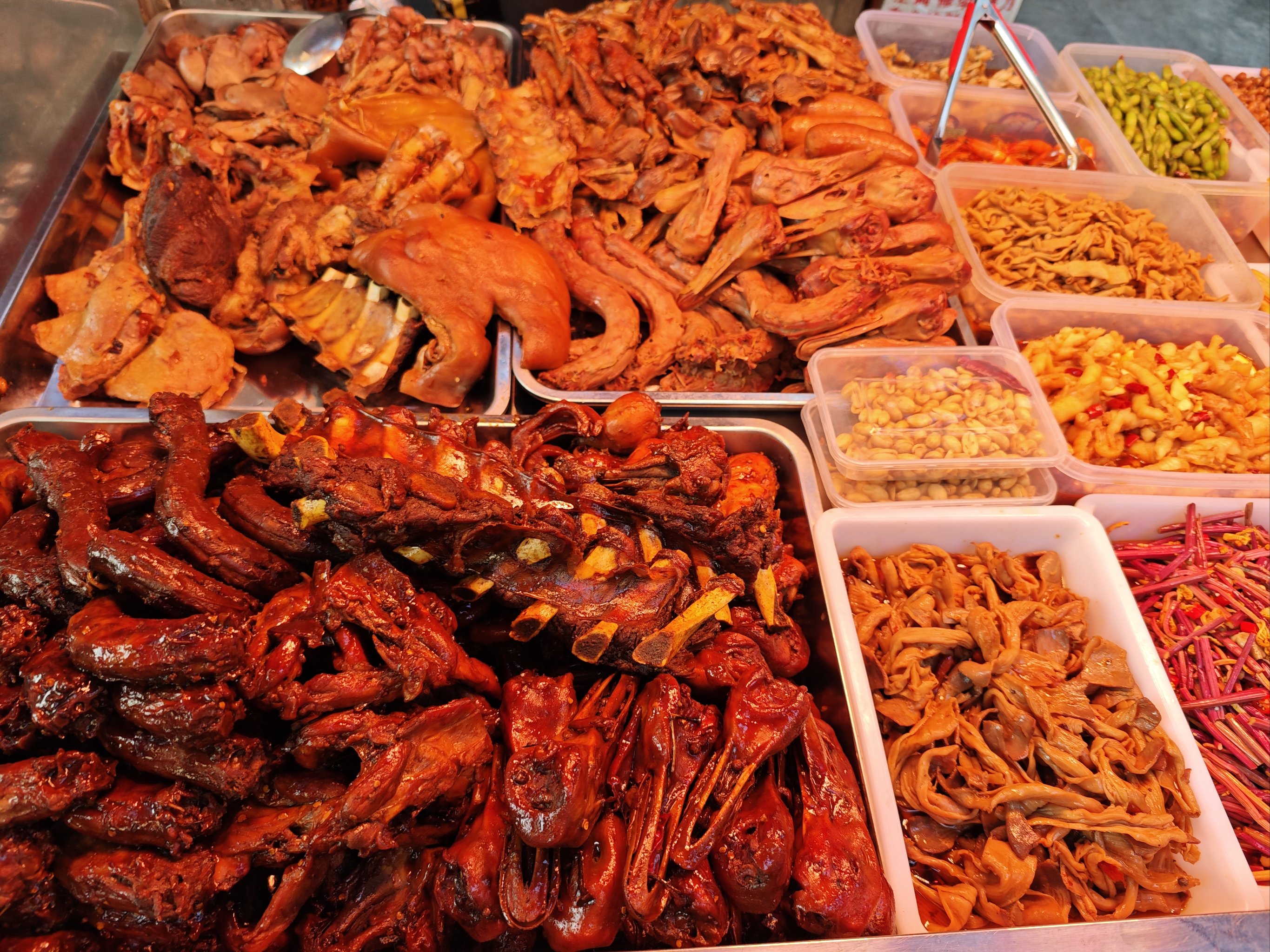 學(xué)鹵雞爪去哪里好？掌握配方火候才是關(guān)鍵，選對老師學(xué)成才有好生意！